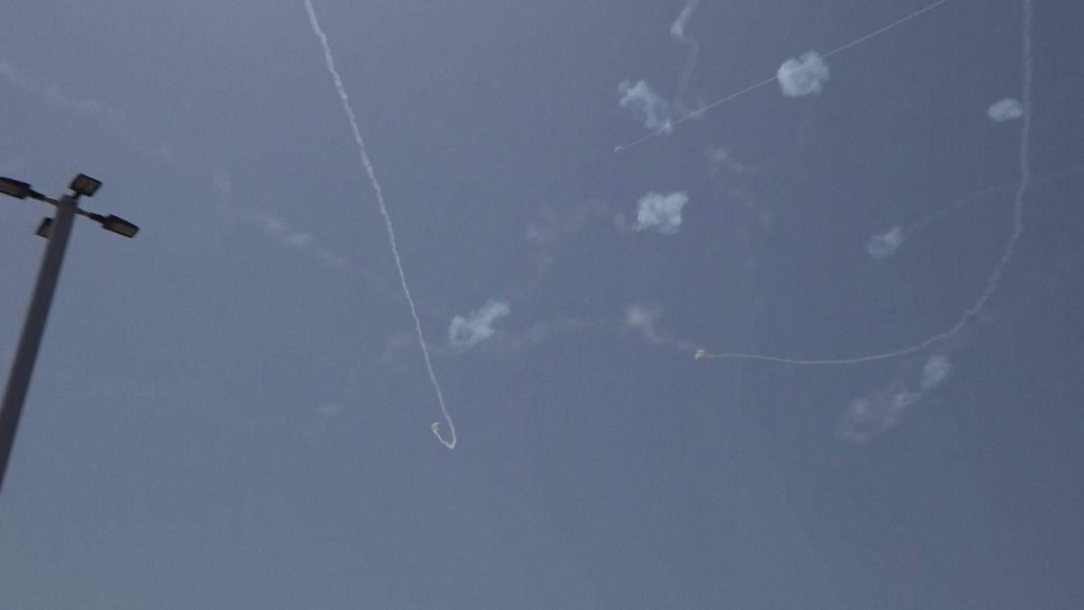 Železná kupole v akci: na Izrael letěla stovka raket